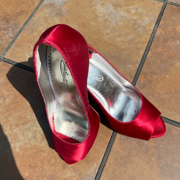 Michelangelo by David’s Bridal Paloma Heels 7.5 - Picture 4 of 7